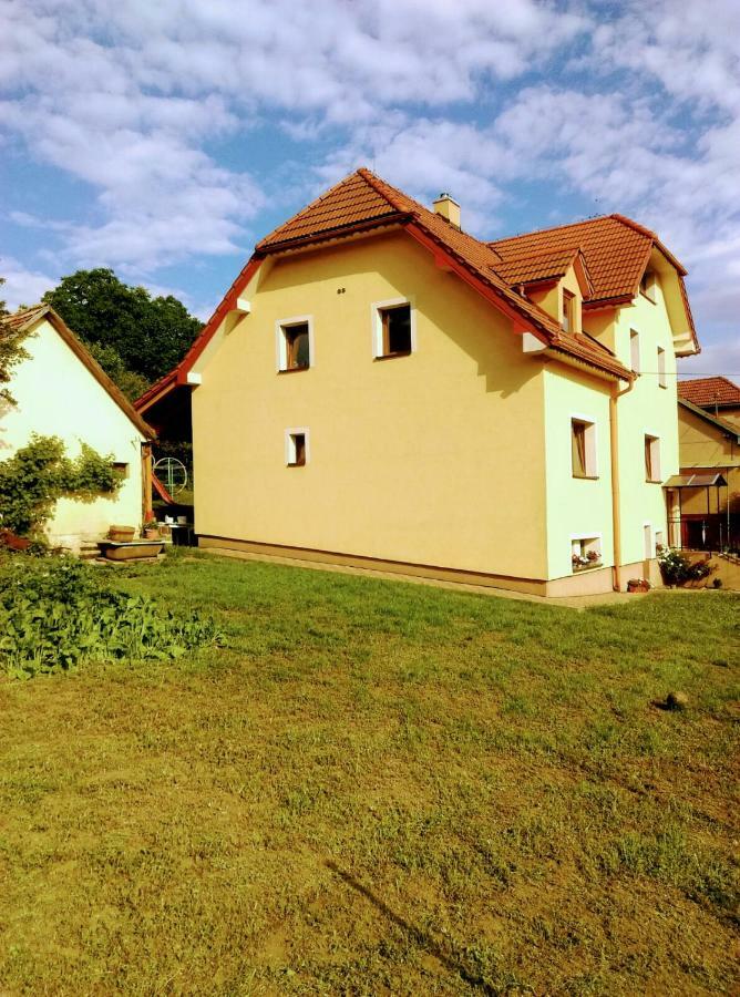 Apartman Pod Kalvariou - Rodinny Dom Banská Štiavnica 外观 照片